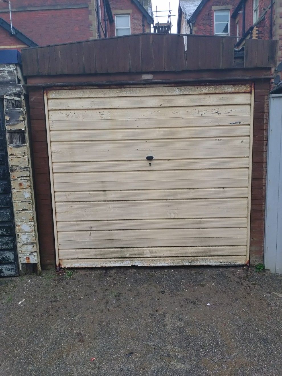 Garage For Sale - Photograph 1