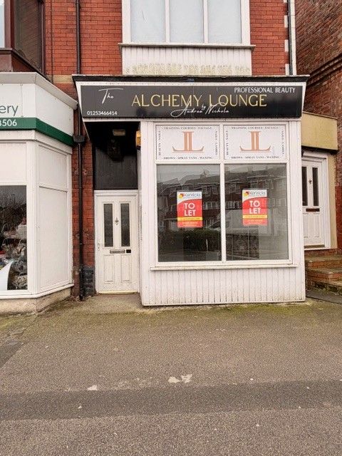 Retail To Rent - Photograph 1