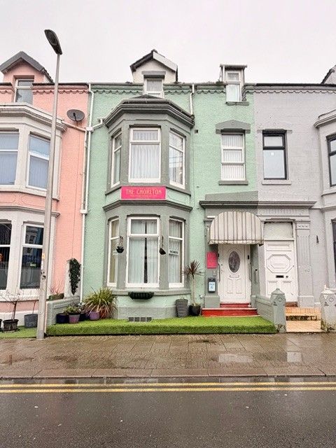 10 Bed Hotel For Sale - Photograph 1