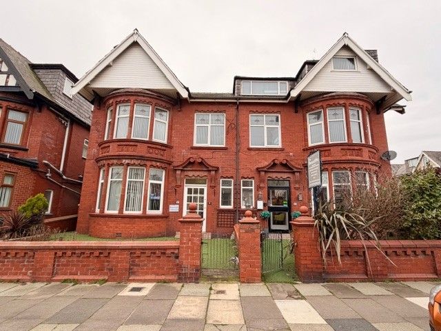 14 Bed Hotel For Sale - Photograph 1