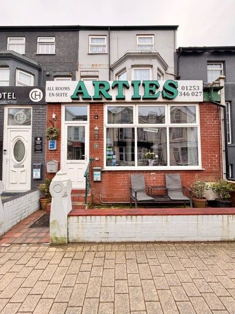 10 Bed Hotel For Sale - Photograph 1