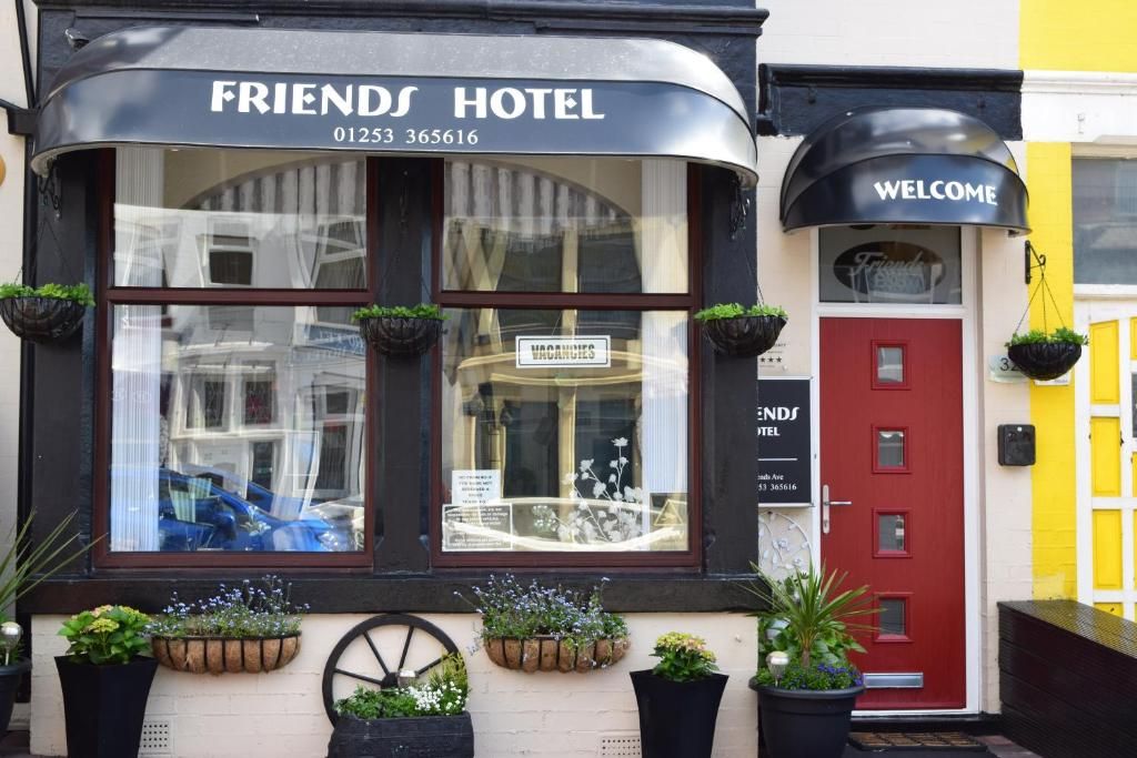 5 Bed Hotel For Sale - Photograph 1