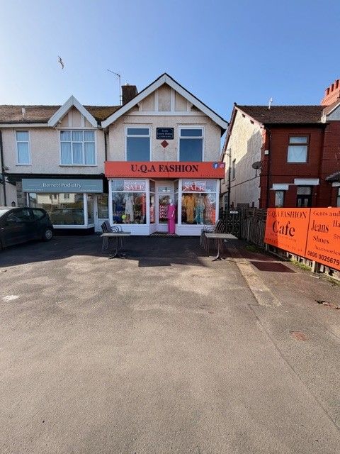 Retail For Sale - Photograph 1