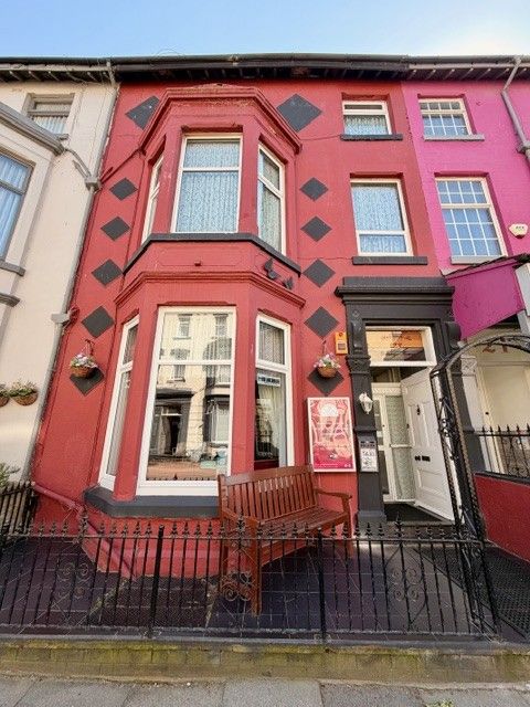 10 Bed Hotel For Sale - Photograph 1