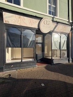 Retail To Rent - Photograph 1