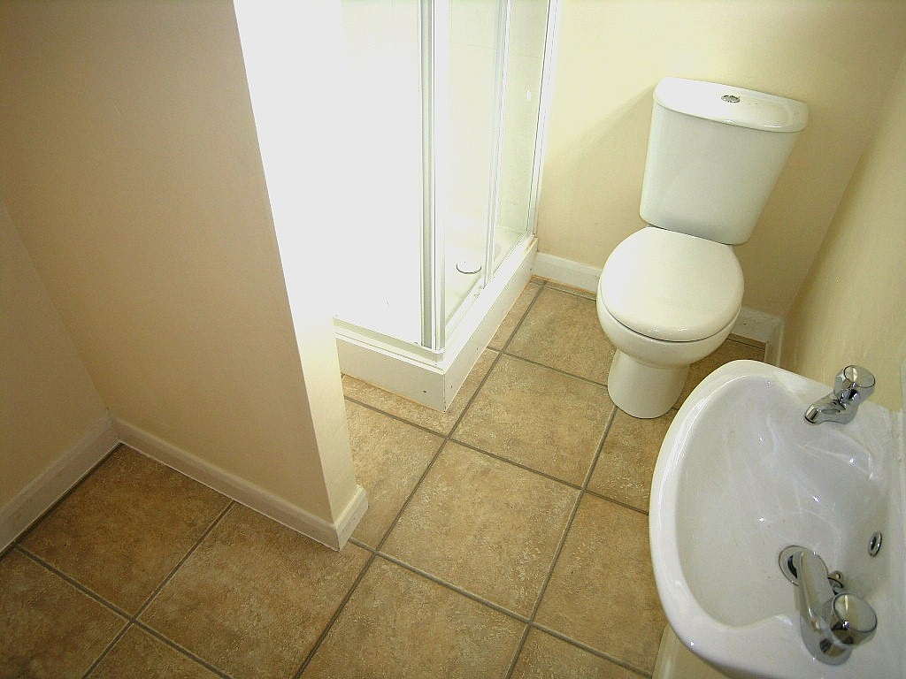 1 bedroom flat flat/apartment To Let in Ipswich - Photograph 3