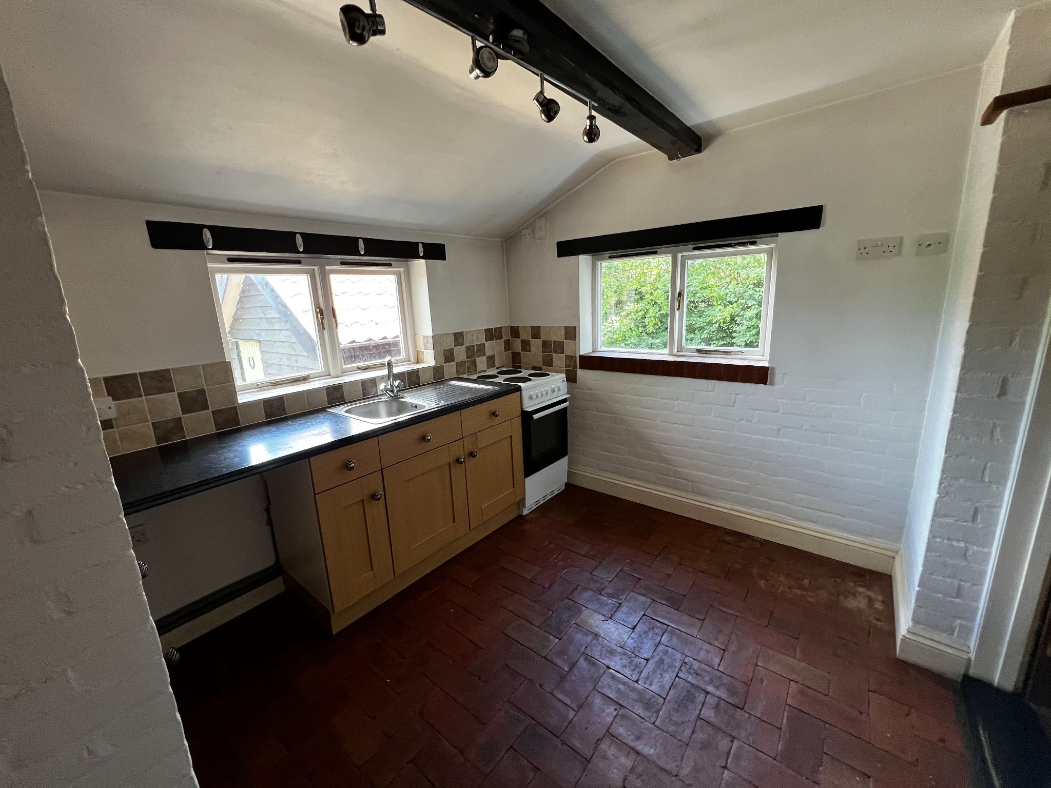 2 bedroom end terraced house To Let in Ipswich - Property photograph.