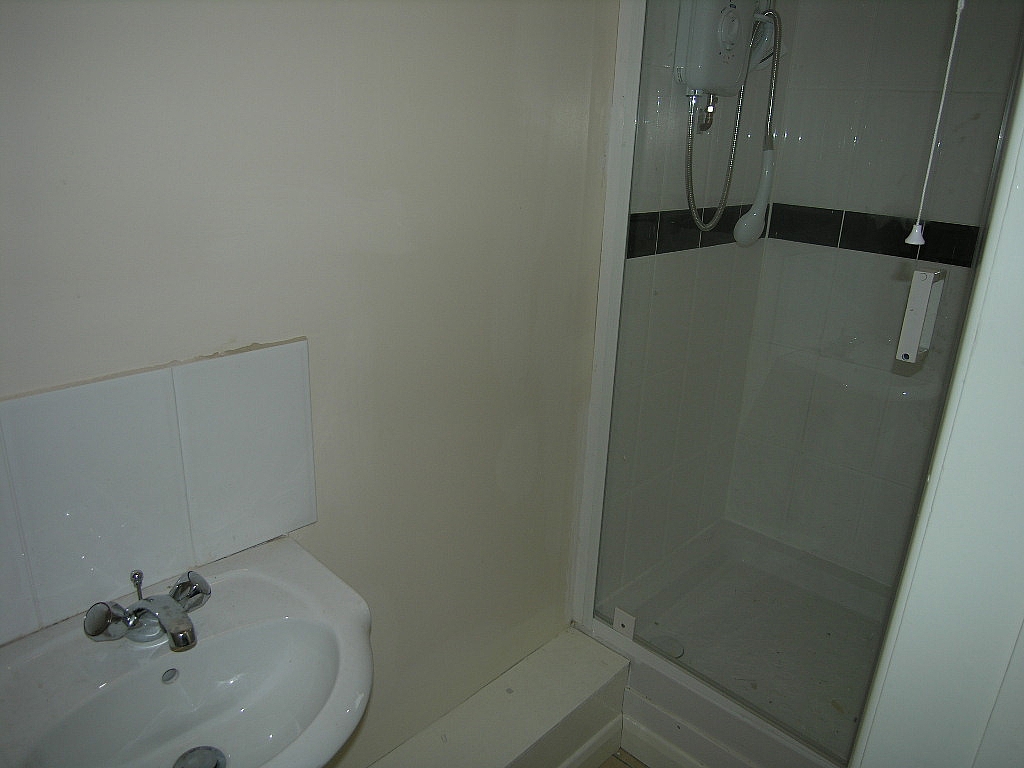 Apartment Flat/apartment Let in Ipswich - Photograph 4