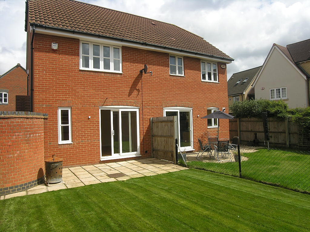 2 bedroom semi-detached house To Let in Ipswich - Photograph 14