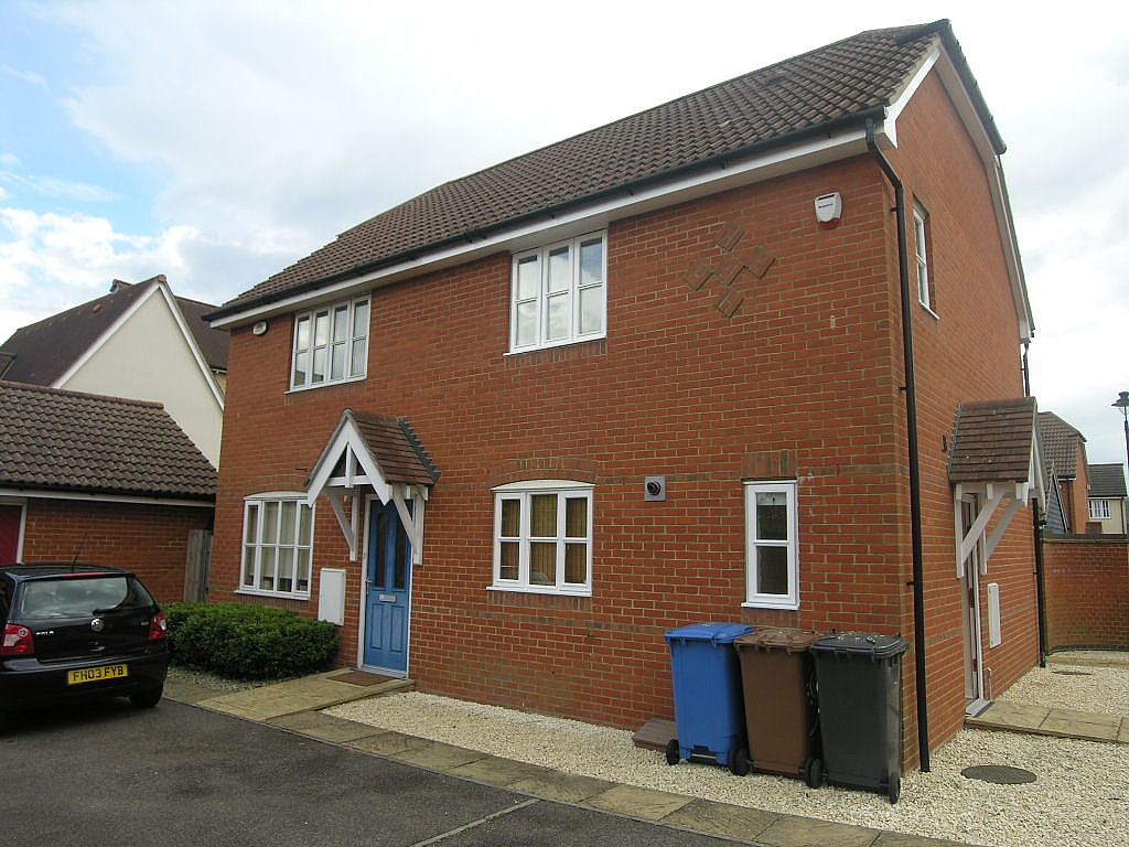 2 bedroom semi-detached house To Let in Ipswich - Photograph 17