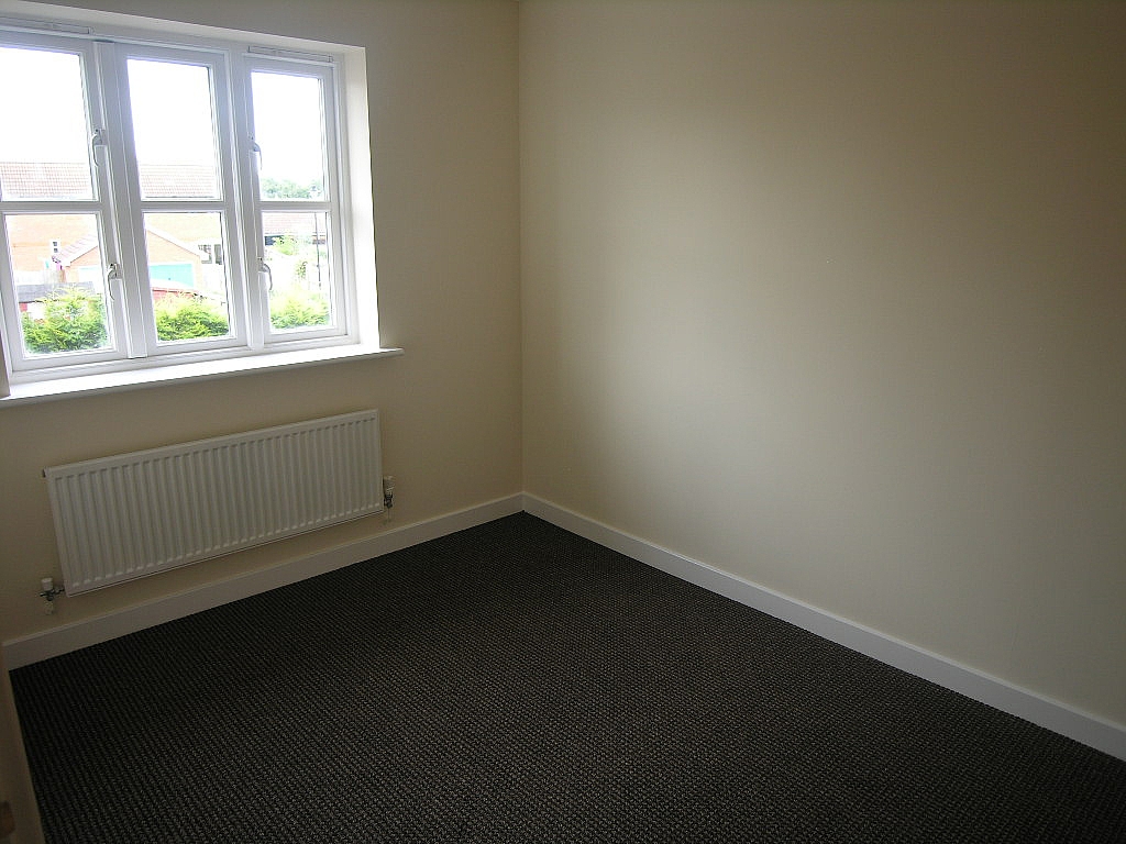 2 bedroom semi-detached house To Let in Ipswich - Photograph 8