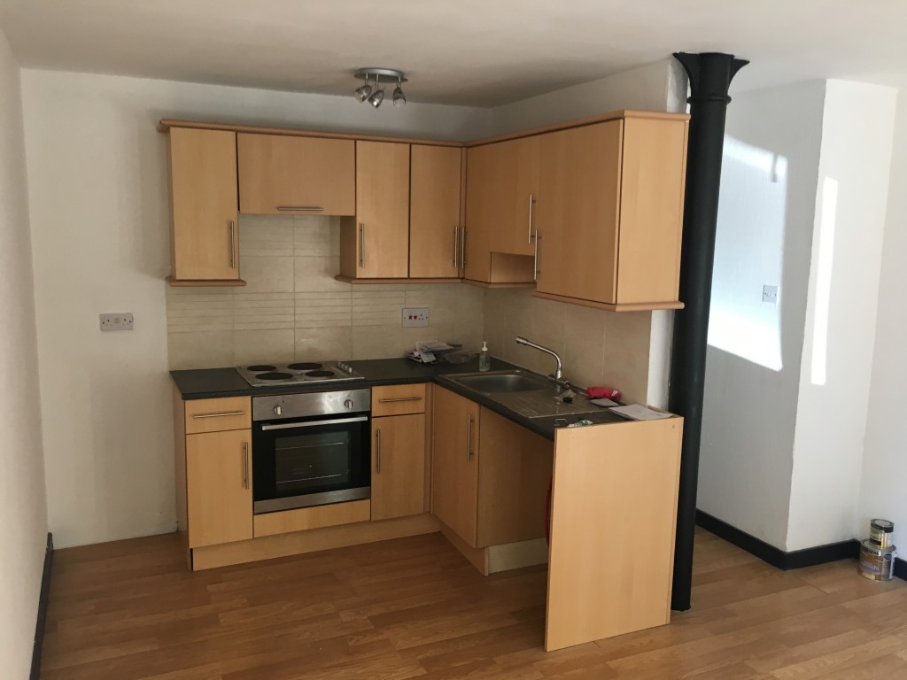 2 bedroom flat flat/apartment To Let in Ipswich - Photograph 3