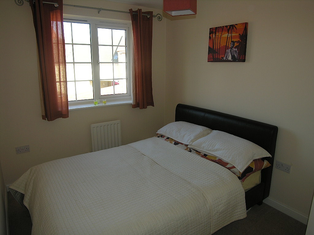 3 bedroom end terraced house To Let in Ipswich - Photograph 7.
