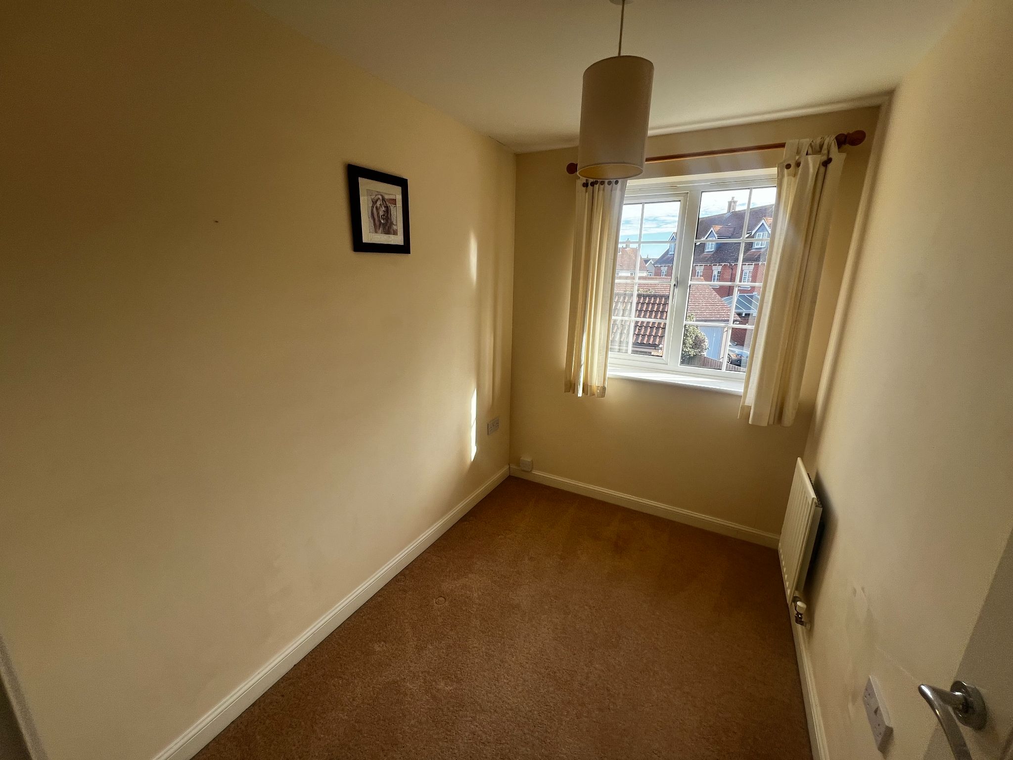 3 bedroom end terraced house To Let in Ipswich - Photograph 9.