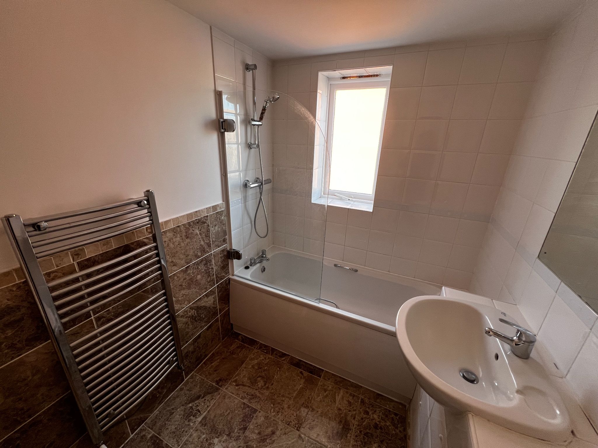 2 bedroom apartment flat/apartment To Let in Ipswich - Photograph 10.