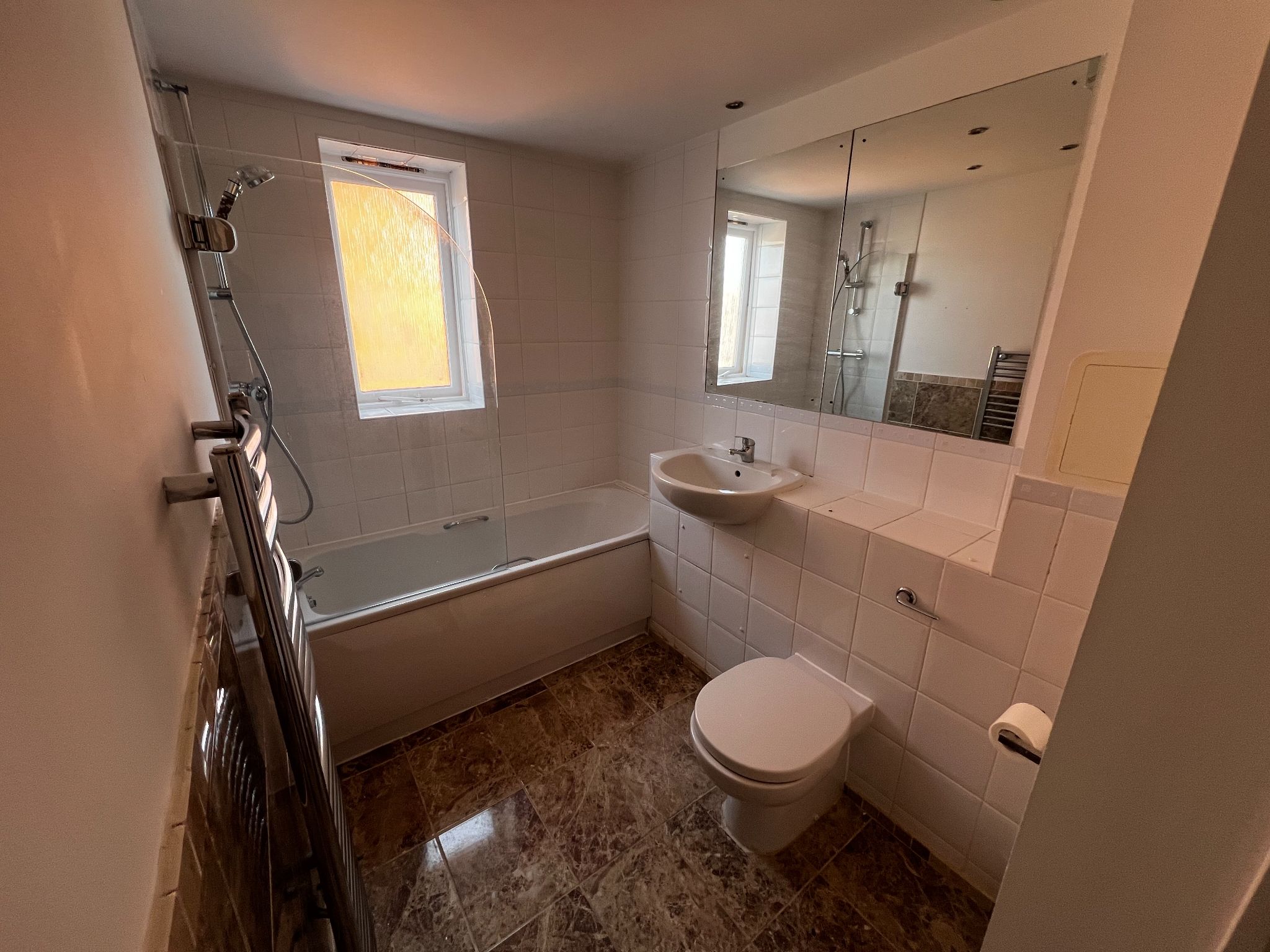 2 bedroom apartment flat/apartment To Let in Ipswich - Photograph 9.