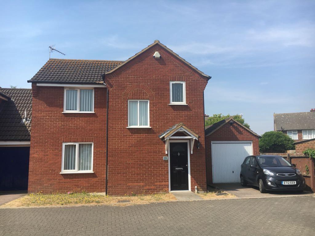 3 bedroom link detached house To Let in Ipswich - Photograph 1