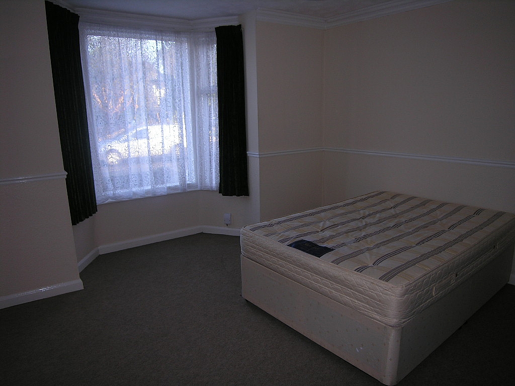 1 bedroom ground floor flat/apartment To Let in Ipswich - Photograph 4