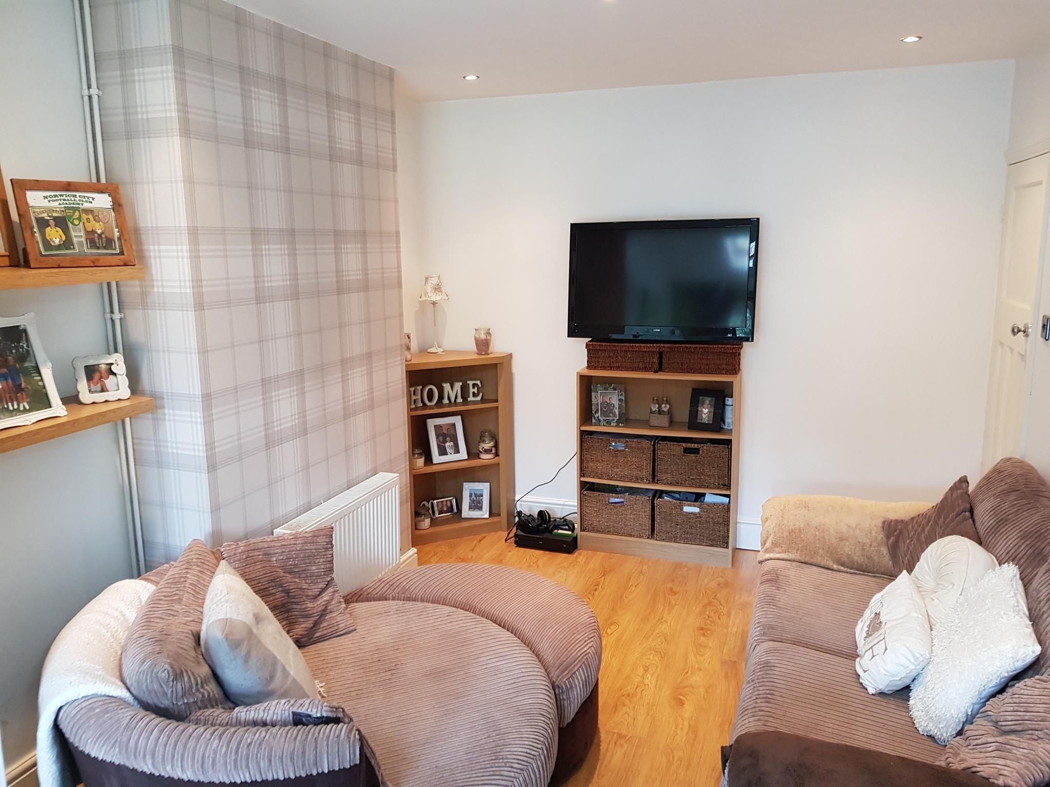 3 bedroom mid terraced house SSTC in Ipswich - 9