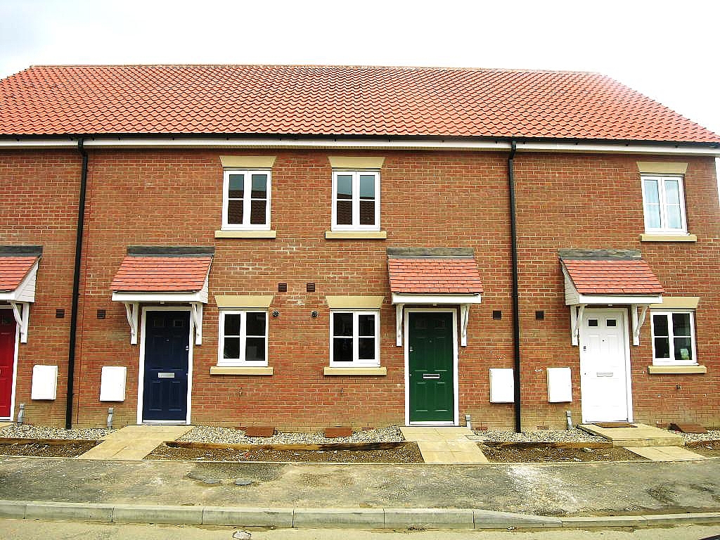 3 bedroom end terraced house To Let in Ipswich - Photograph 1