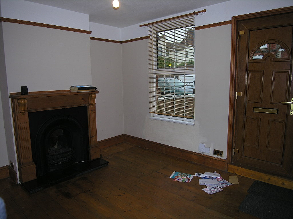 2 bedroom mid terraced house Under Offer in Ipswich - Photograph 2.