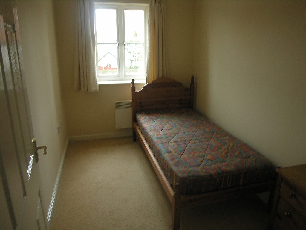 2 bedroom flat flat/apartment To Let in Ipswich - Photograph 7