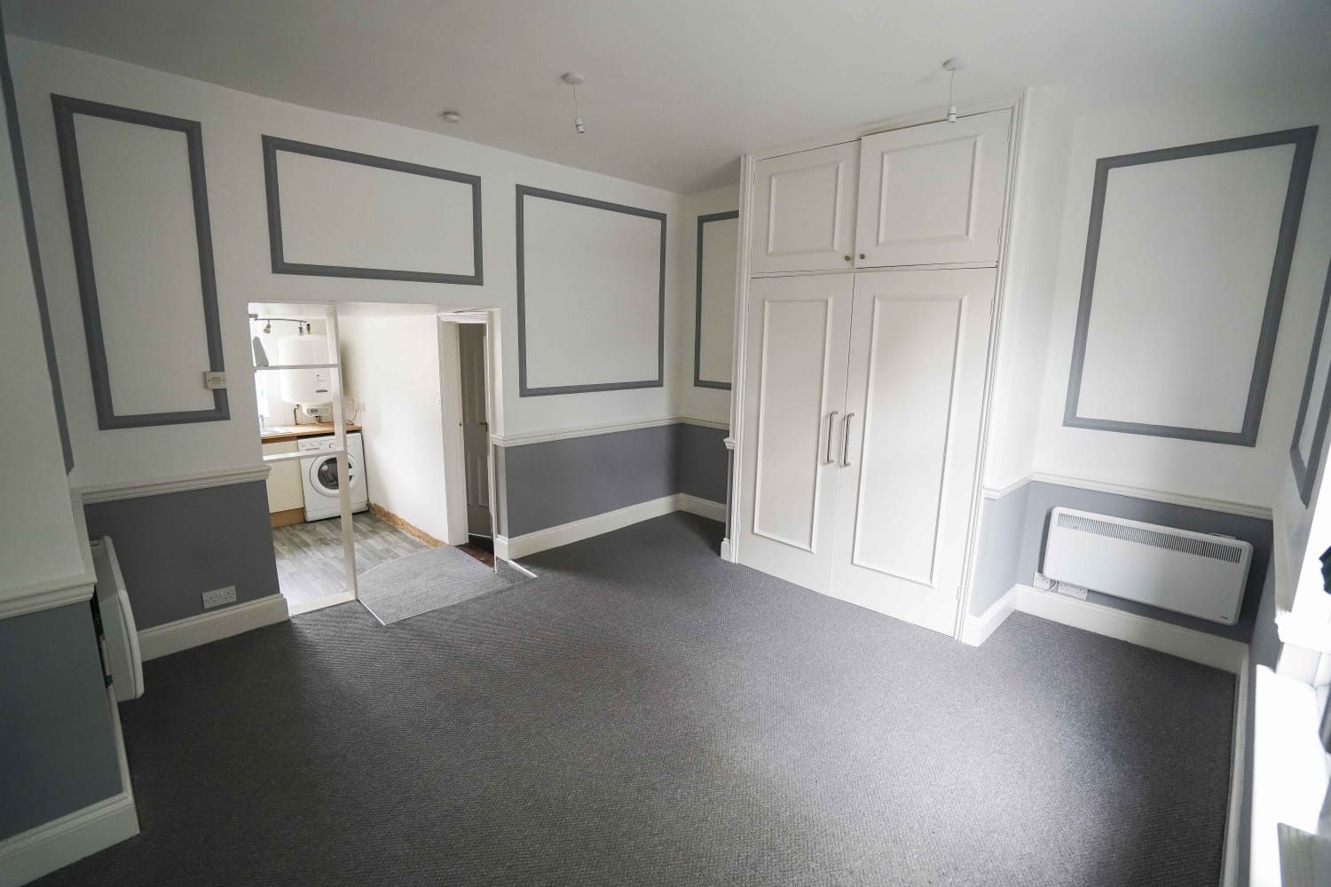 Studio Flat/apartment To Let in Ipswich - Photograph 2