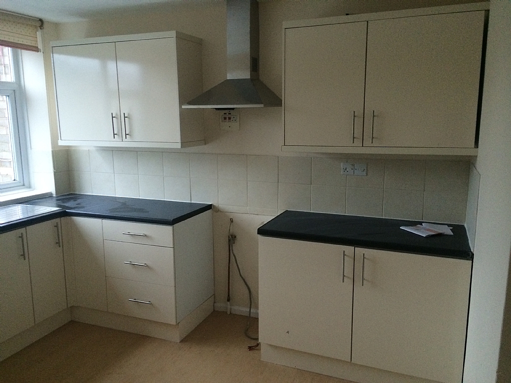 3 bedroom flat flat/apartment To Let in Ipswich - Photograph 3