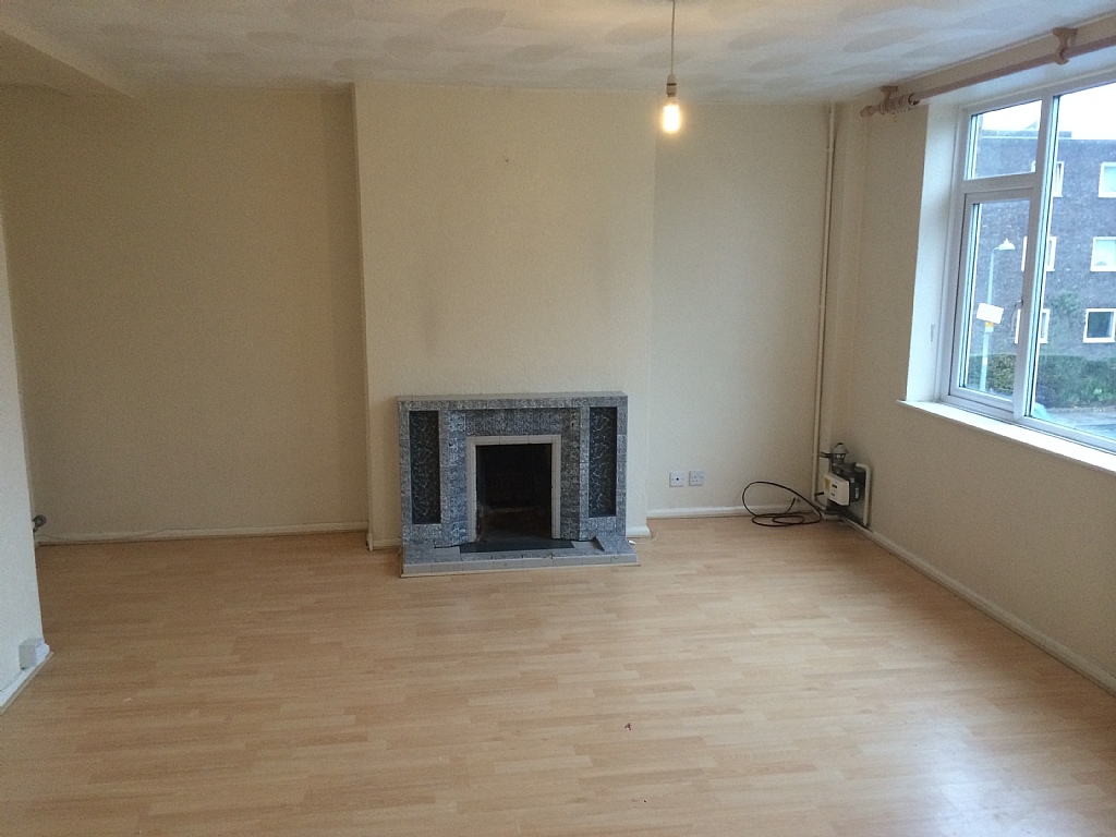 3 bedroom flat flat/apartment To Let in Ipswich - Photograph 5