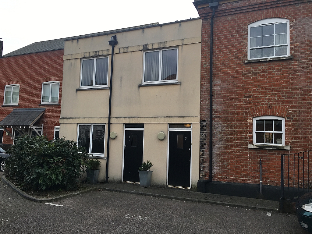 2 bedroom For Sale in Ipswich - photograph 2