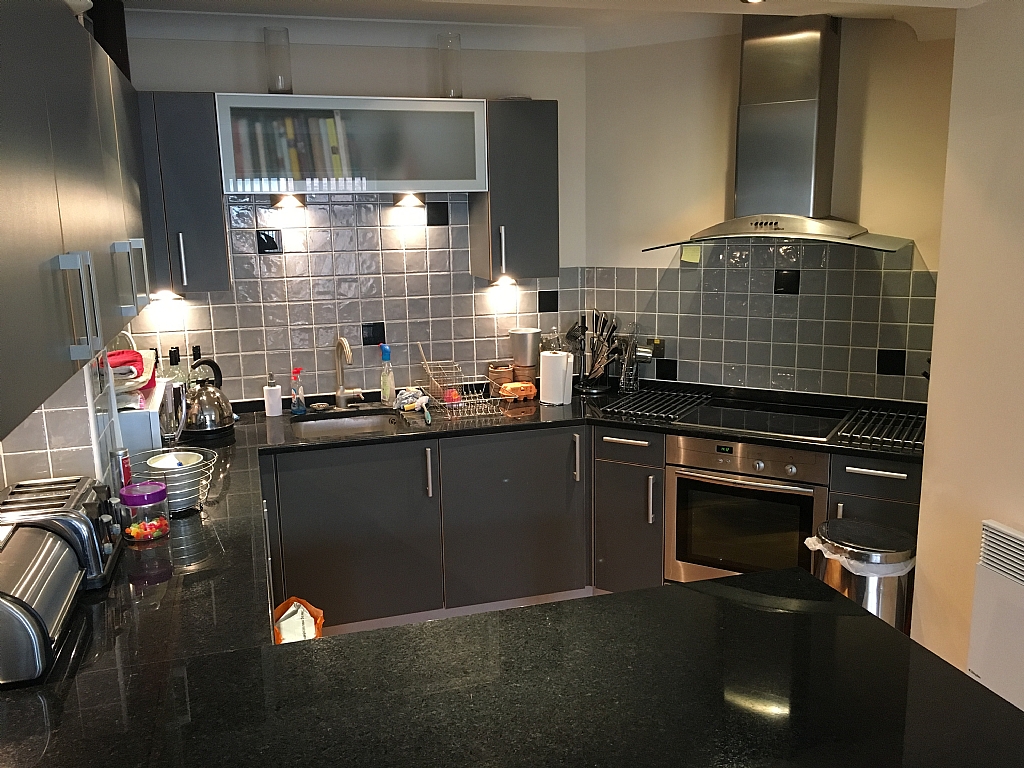 2 bedroom For Sale in Ipswich - photograph 8