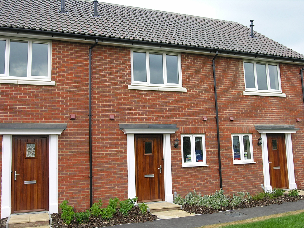 2 bedroom mid terraced house To Let in Ipswich - Photograph 1