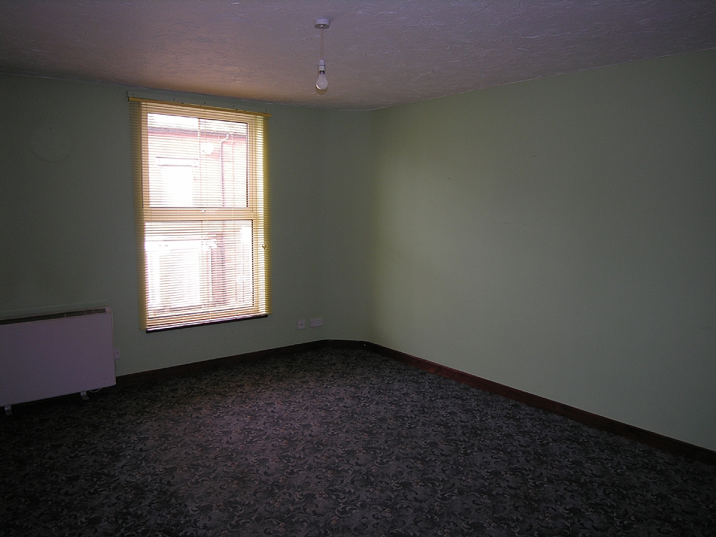 1 bedroom flat flat/apartment To Let in Ipswich - Photograph 3