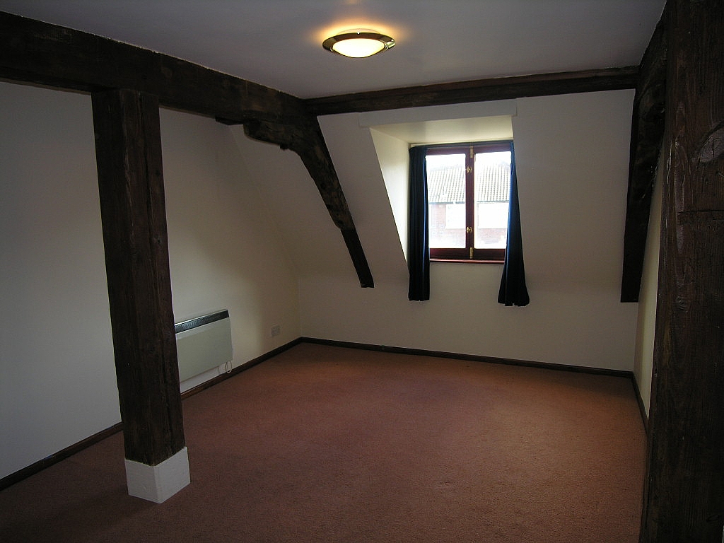 2 bedroom apartment flat/apartment Let in Ipswich - Photograph 4