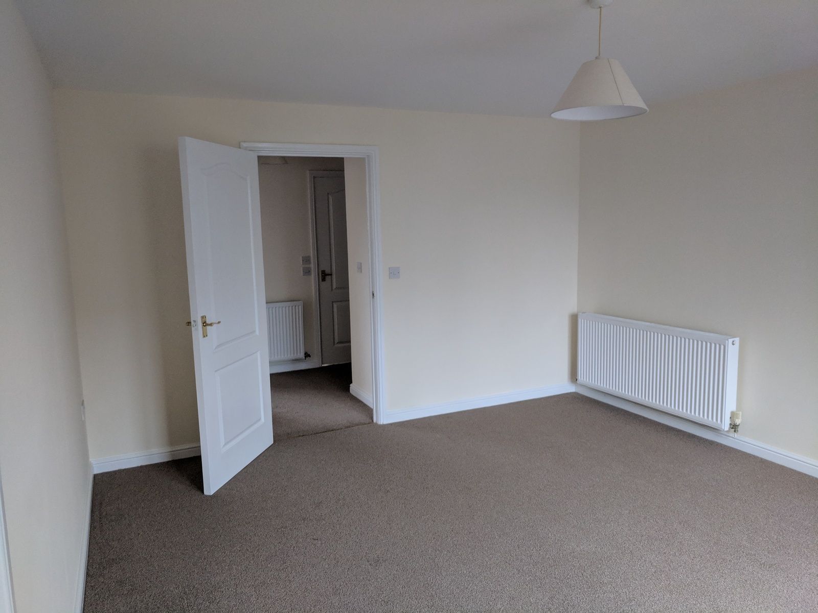 2 bedroom apartment flat/apartment SSTC in Ipswich - Photograph 2
