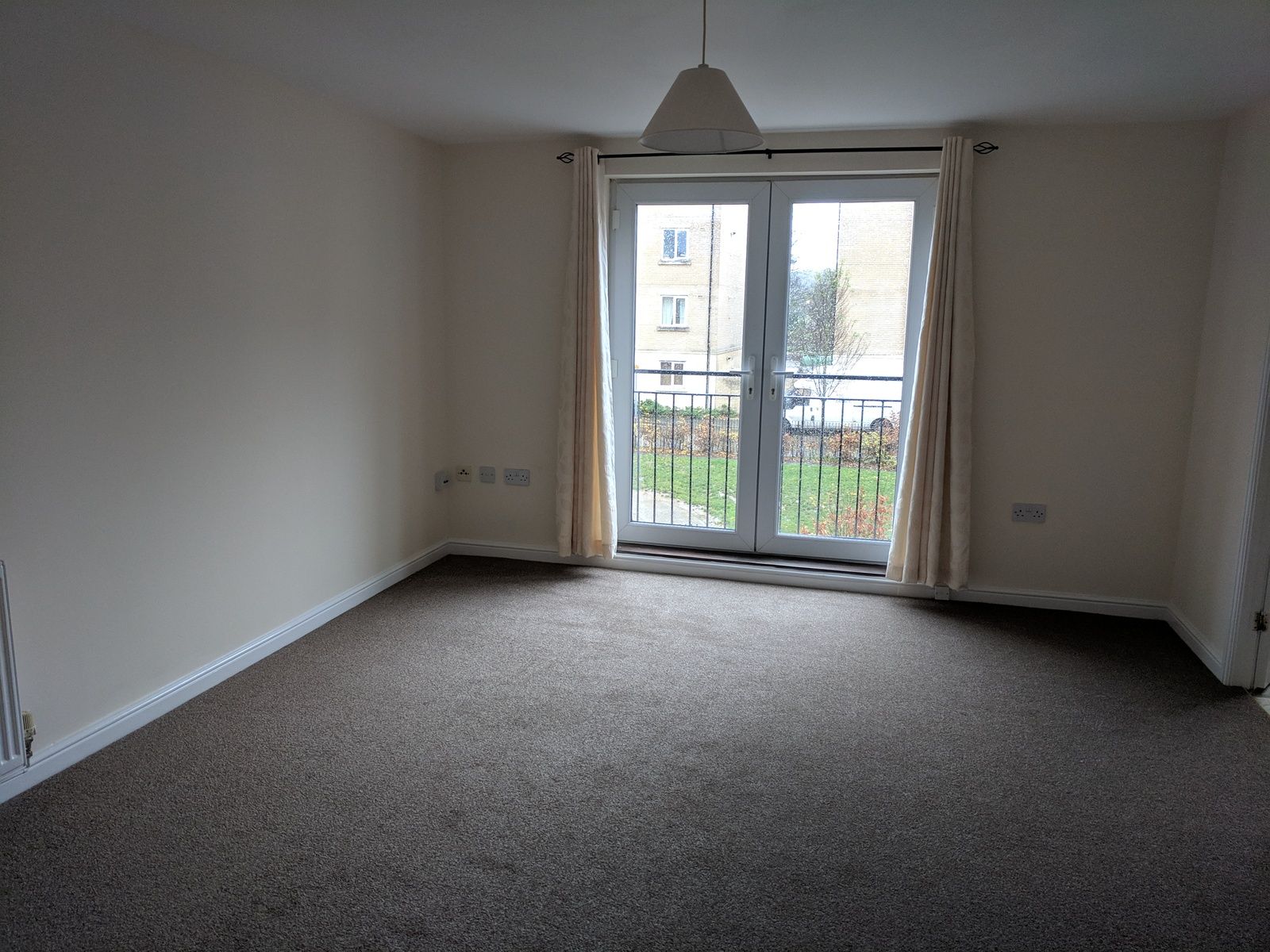 2 bedroom apartment flat/apartment SSTC in Ipswich - Photograph 1