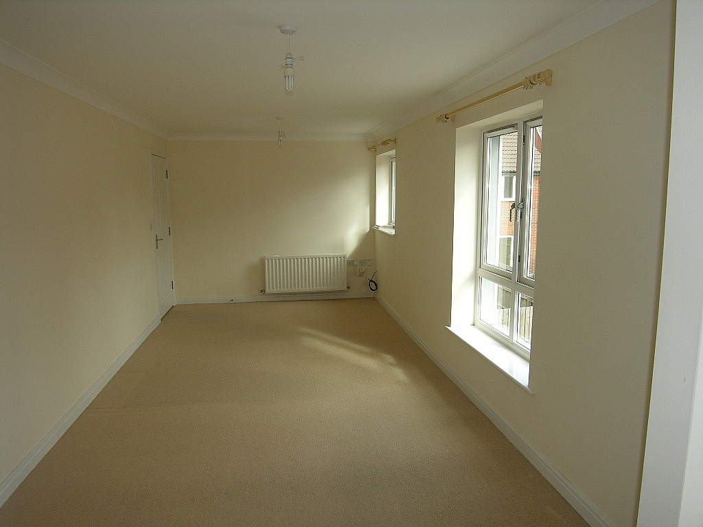 2 bedroom barn conversion house To Let in Ipswich - Photograph 6