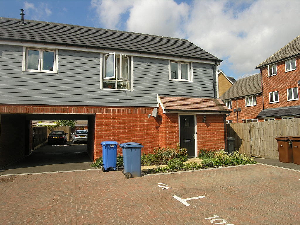 2 bedroom barn conversion house To Let in Ipswich - Photograph 1
