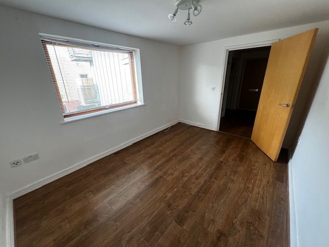 2 bedroom apartment flat/apartment To Let in Ipswich - Photograph 11.