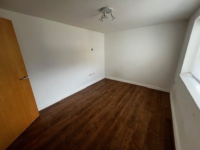 2 bedroom apartment flat/apartment To Let in Ipswich - Photograph 12.