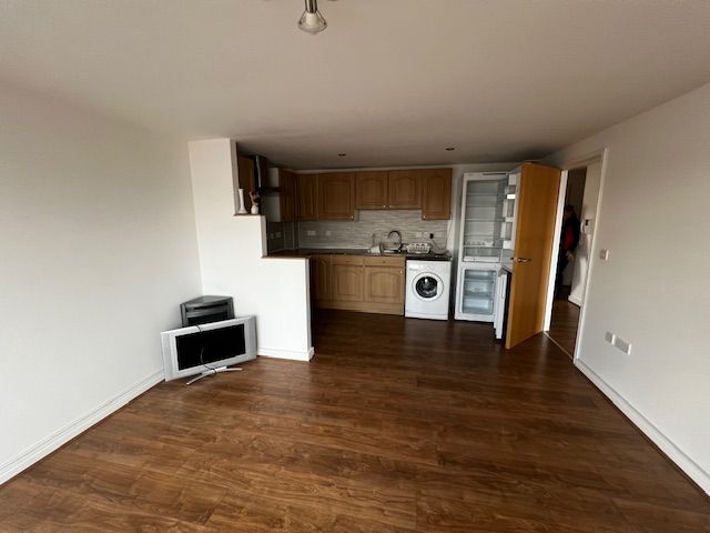 2 bedroom apartment flat/apartment To Let in Ipswich - Photograph 6.