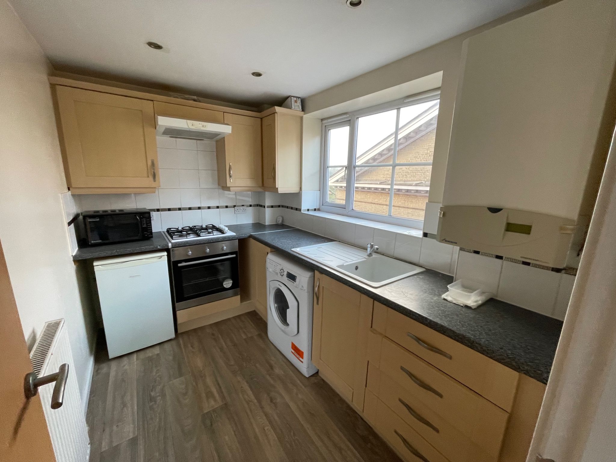 2 bedroom apartment flat/apartment To Let in Ipswich - Photograph 5.