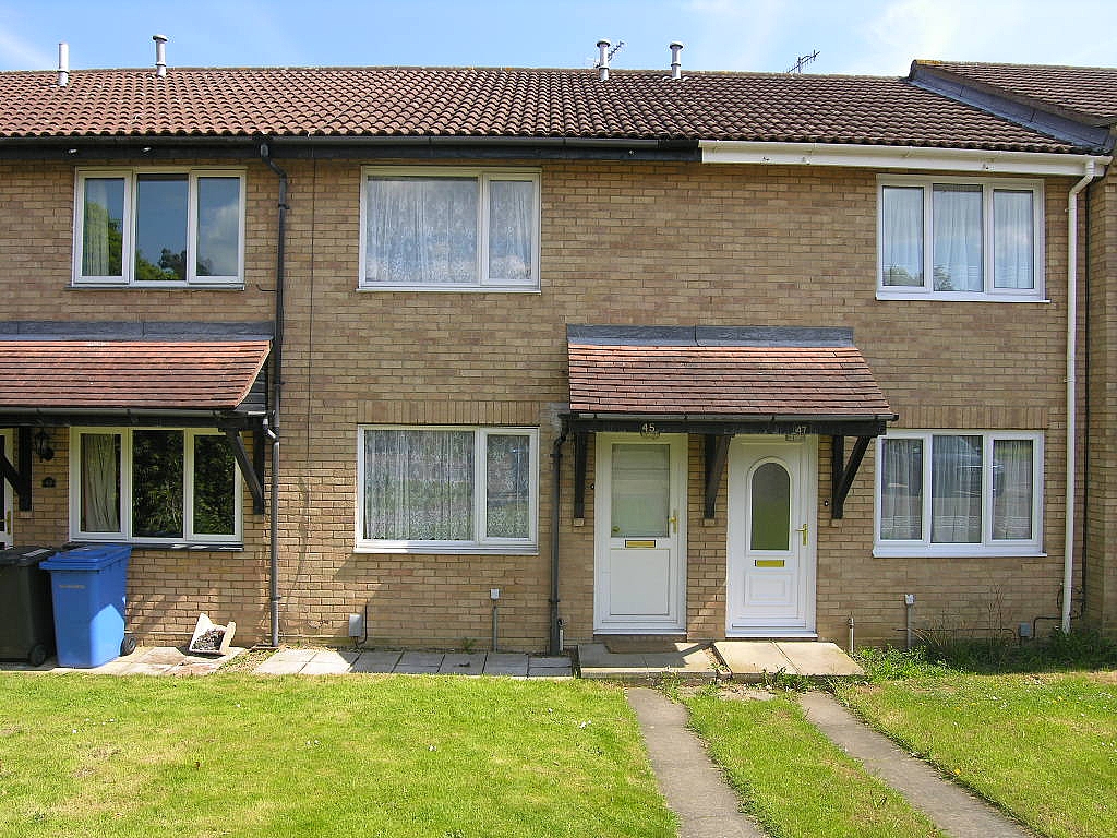 2 bedroom mid terraced house To Let in Ipswich - Photograph 1