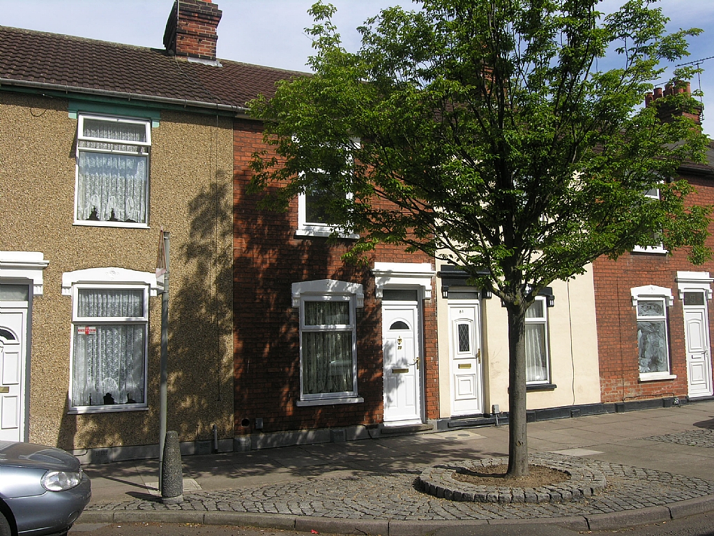 3 bedroom mid terraced house To Let in Ipswich - Property photograph.