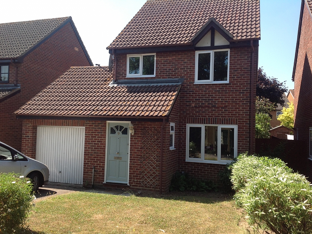 3 bedroom detached house To Let in Kesgrave - Photograph 1
