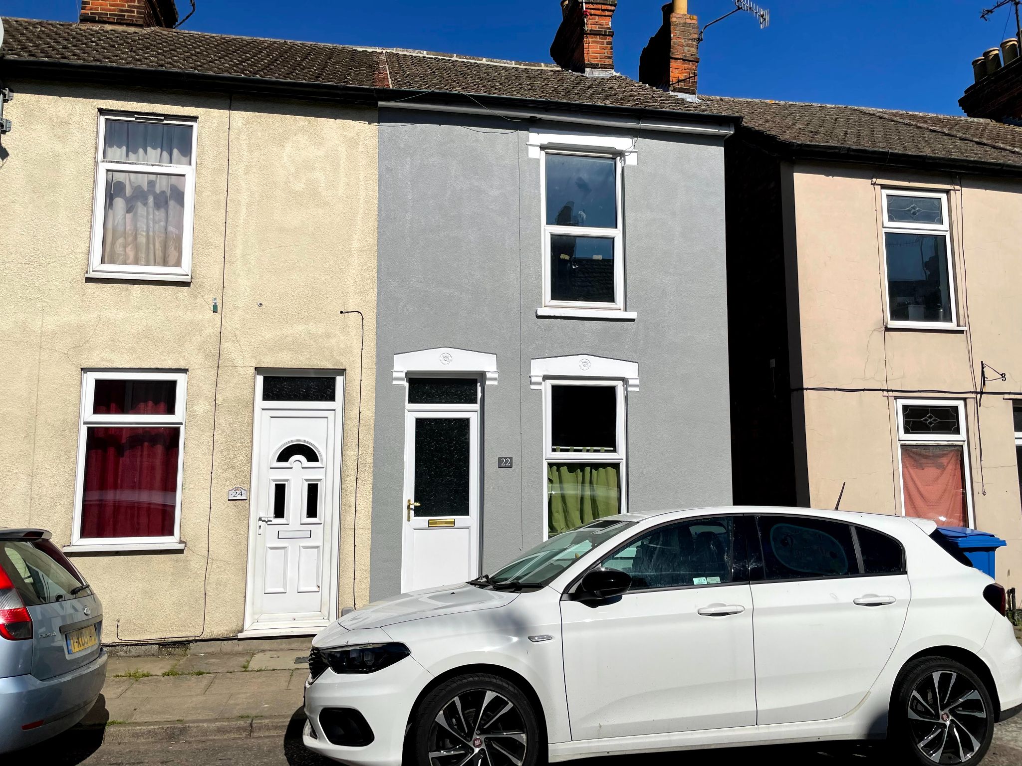 2 bedroom end terraced house To Let in Ipswich - Photograph 1