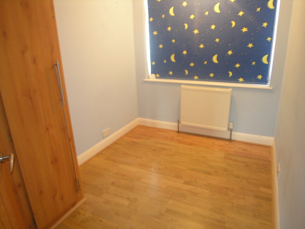 3 bedroom semi-detached house Let in Ipswich - Photograph 10