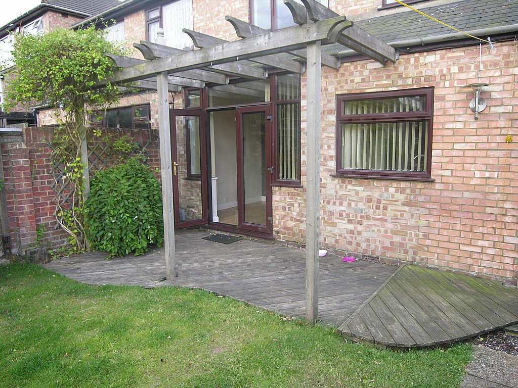 3 bedroom semi-detached house Let in Ipswich - Photograph 11