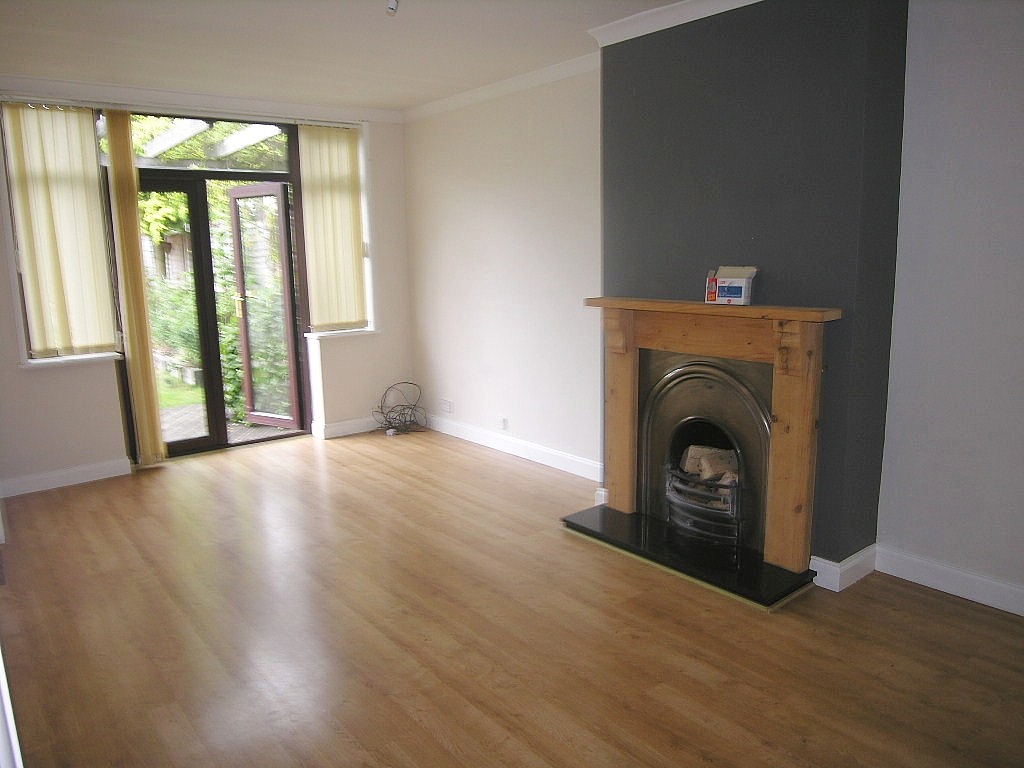 3 bedroom semi-detached house Let in Ipswich - Photograph 3