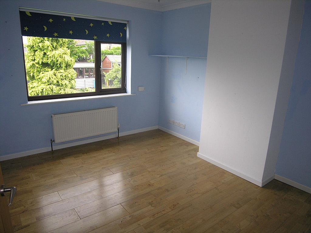 3 bedroom semi-detached house Let in Ipswich - Photograph 7